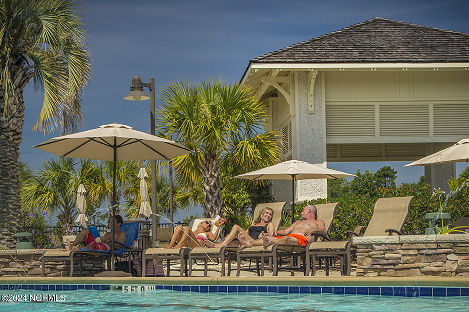 5 Pool Side