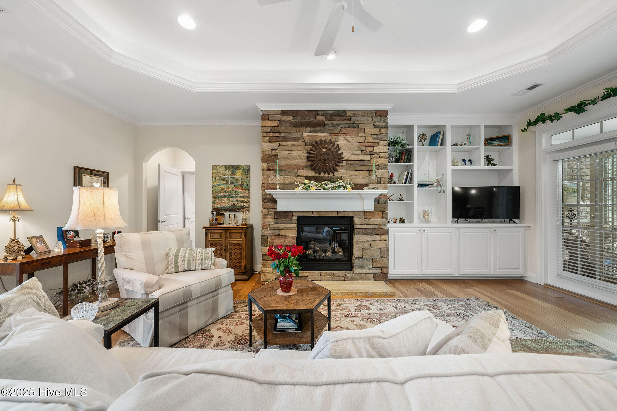 8269CrestTopCt-1071