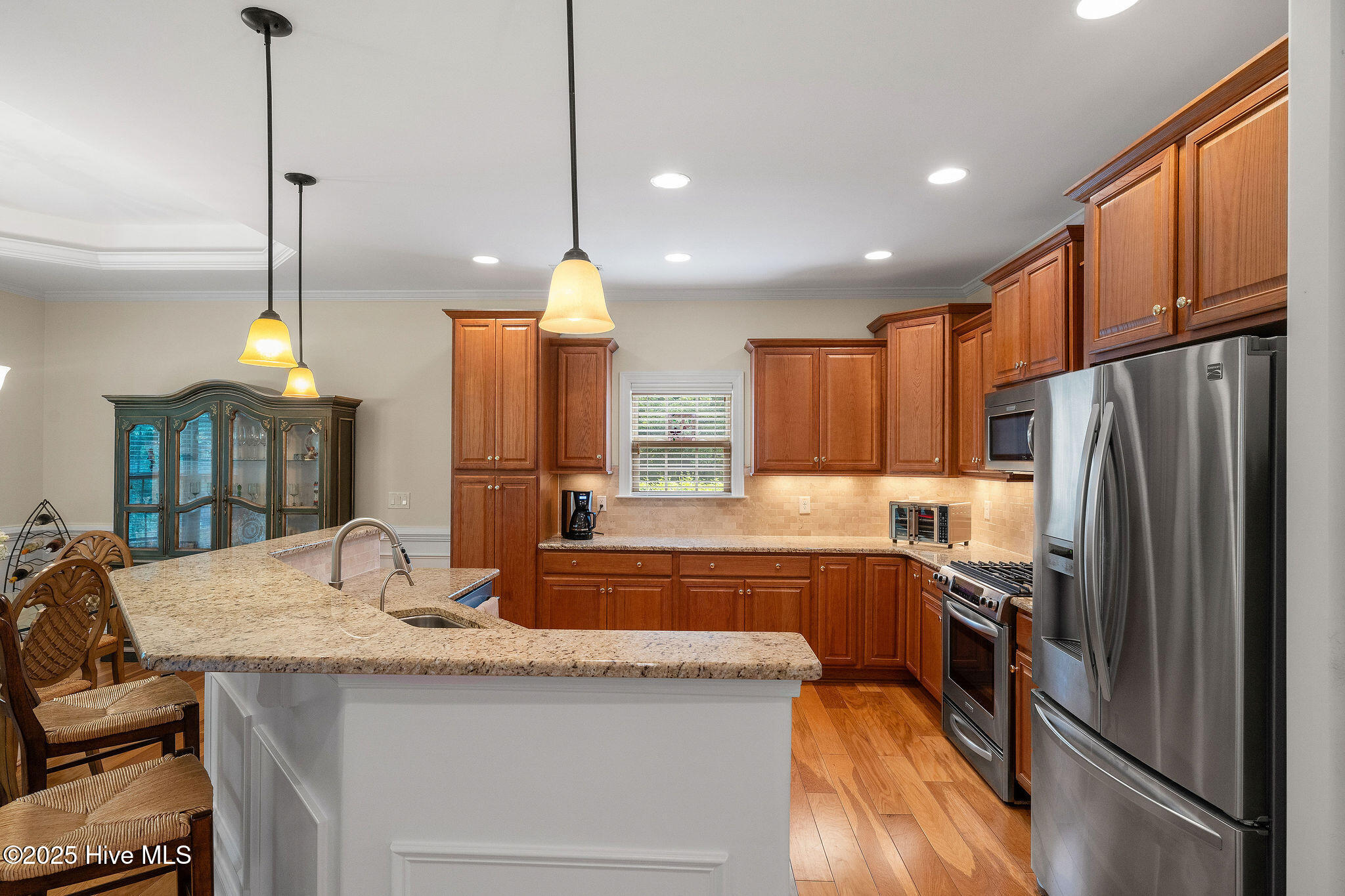 8269CrestTopCt-1084