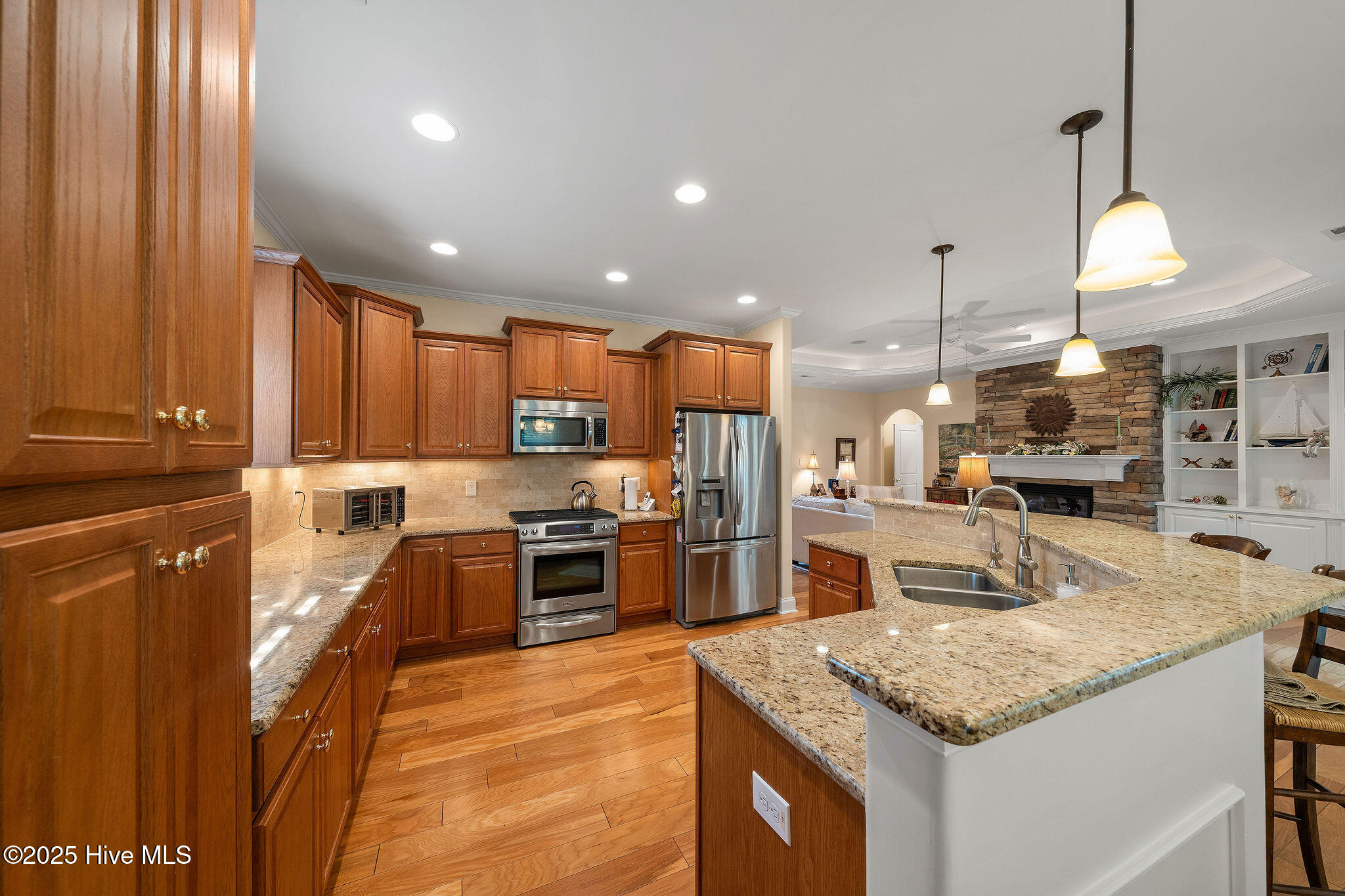 8269CrestTopCt-1087