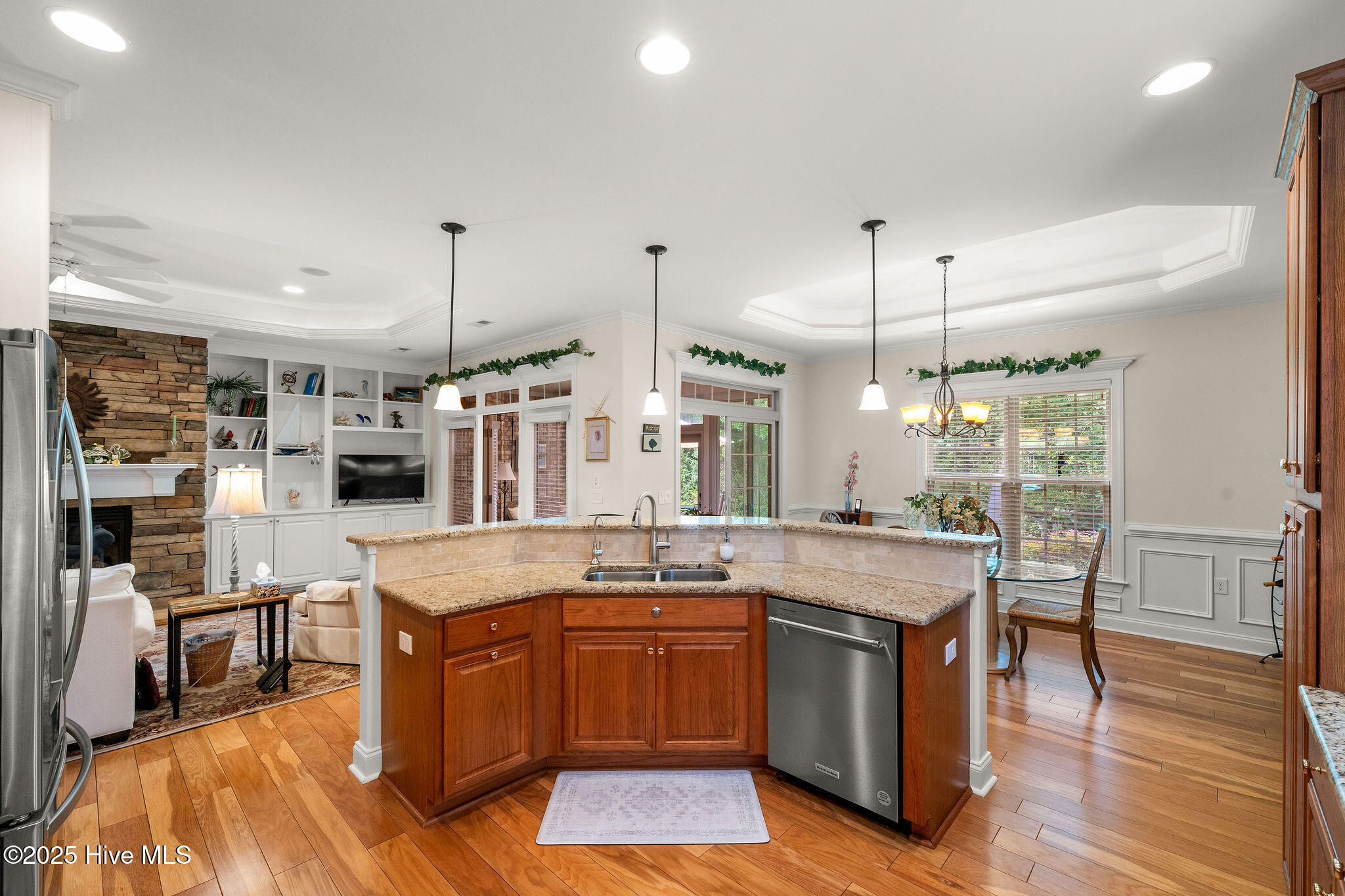 8269CrestTopCt-1092