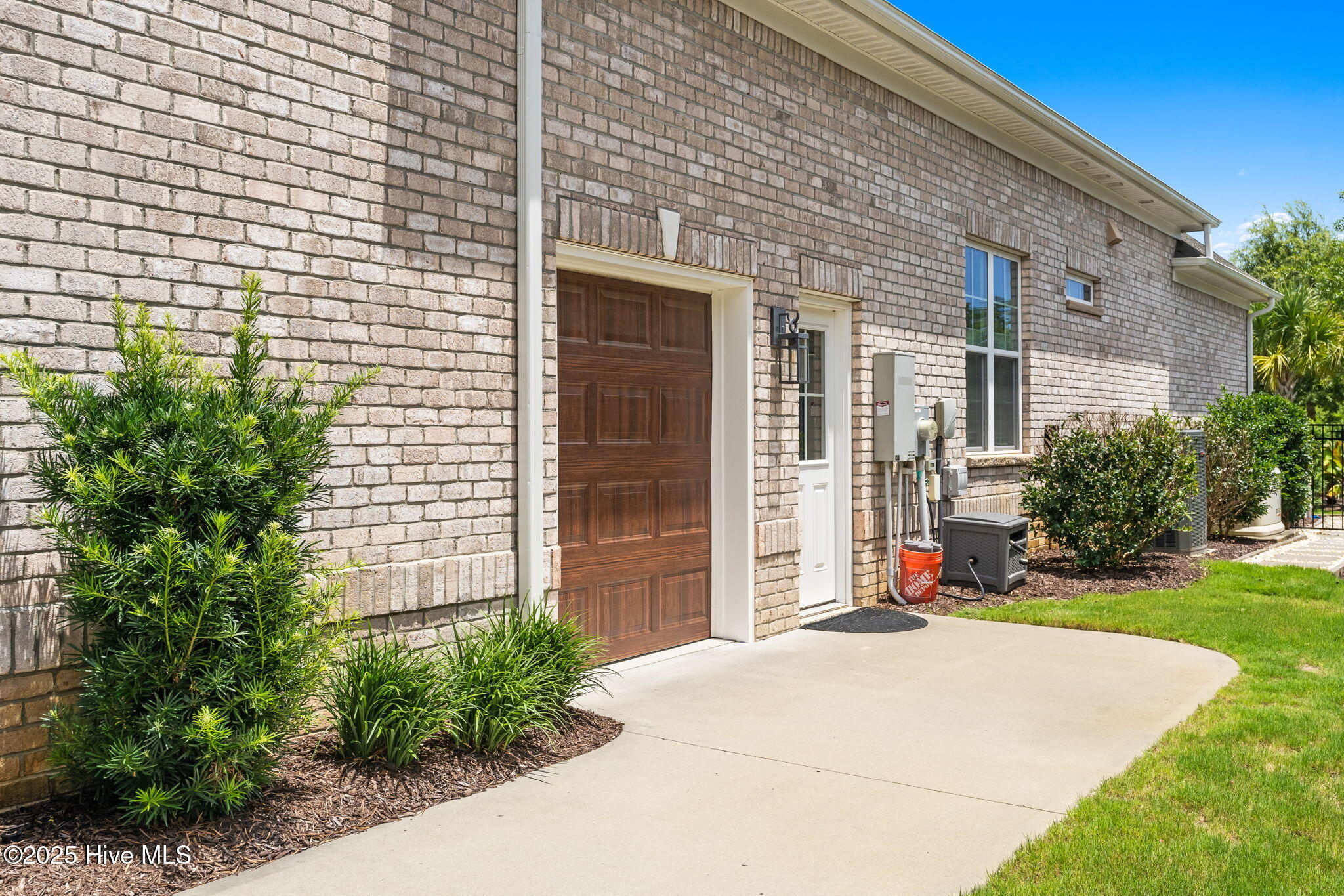 6-web-or-mls-CAMMediaLLC.com 2393-48